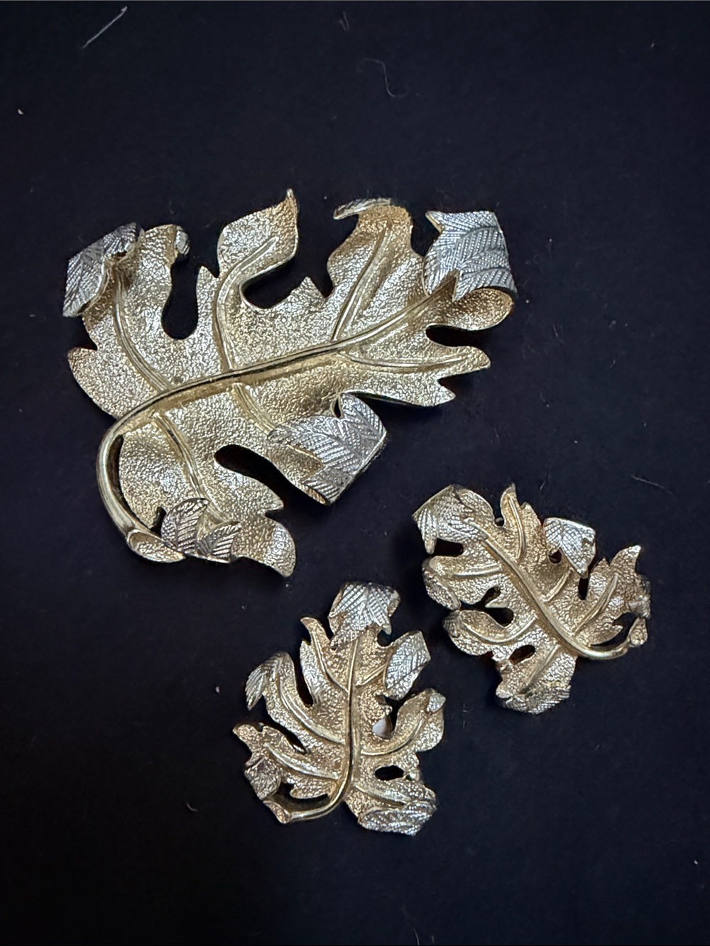 Sarah Coventry Textured Gold-Tone Leaf Pin